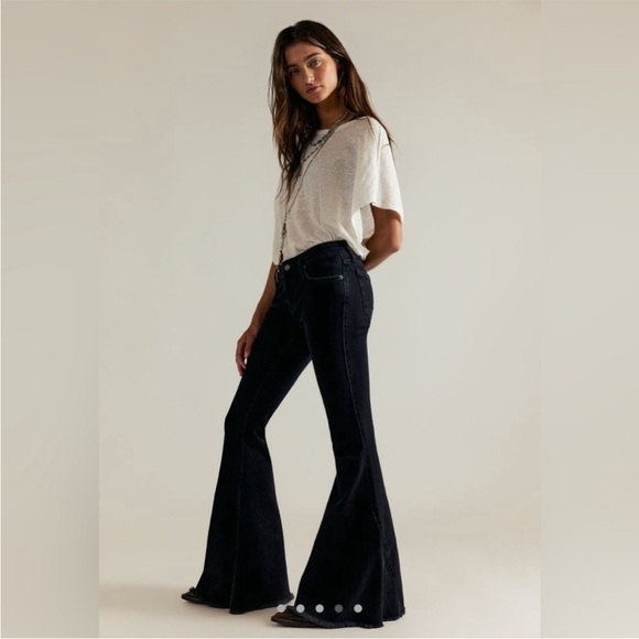 FREE PEOPLE Black EMRE FLARE jeans size 28 - Picture 5 of 16